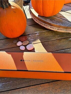 Hermès Apple Watch Box Orange Like New
